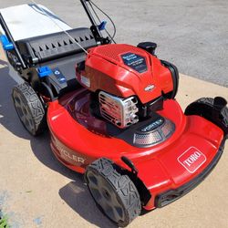 NEW TORO  SELF-PROPELLED SMARTSTOW PERSONAL PACE 22"  LAWN MOWER (Retails for $534)