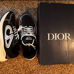 Dior B30’s Size 44 ($5 Down Payment) Delivery Only 