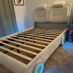 Full size platform bed