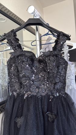 Black dress HOCO style  size 6