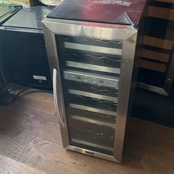 Win Cabinet