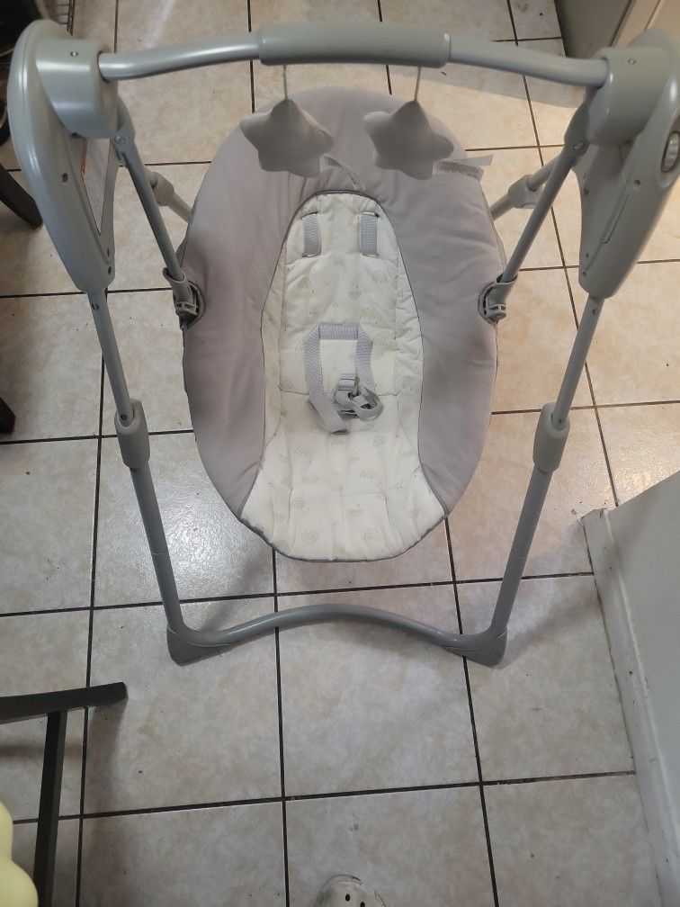 Graco Baby Swing