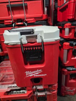 Milwaukee Packout 10"Red 16 quart Compact Cooler *Read Description*