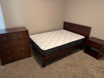 Like-New 3 pc. Bedroom set w/ new mattress