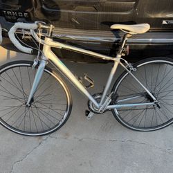 Giant Avail  Frame Size Small Women’s 