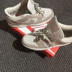 Nike Dunk Low.  (new)