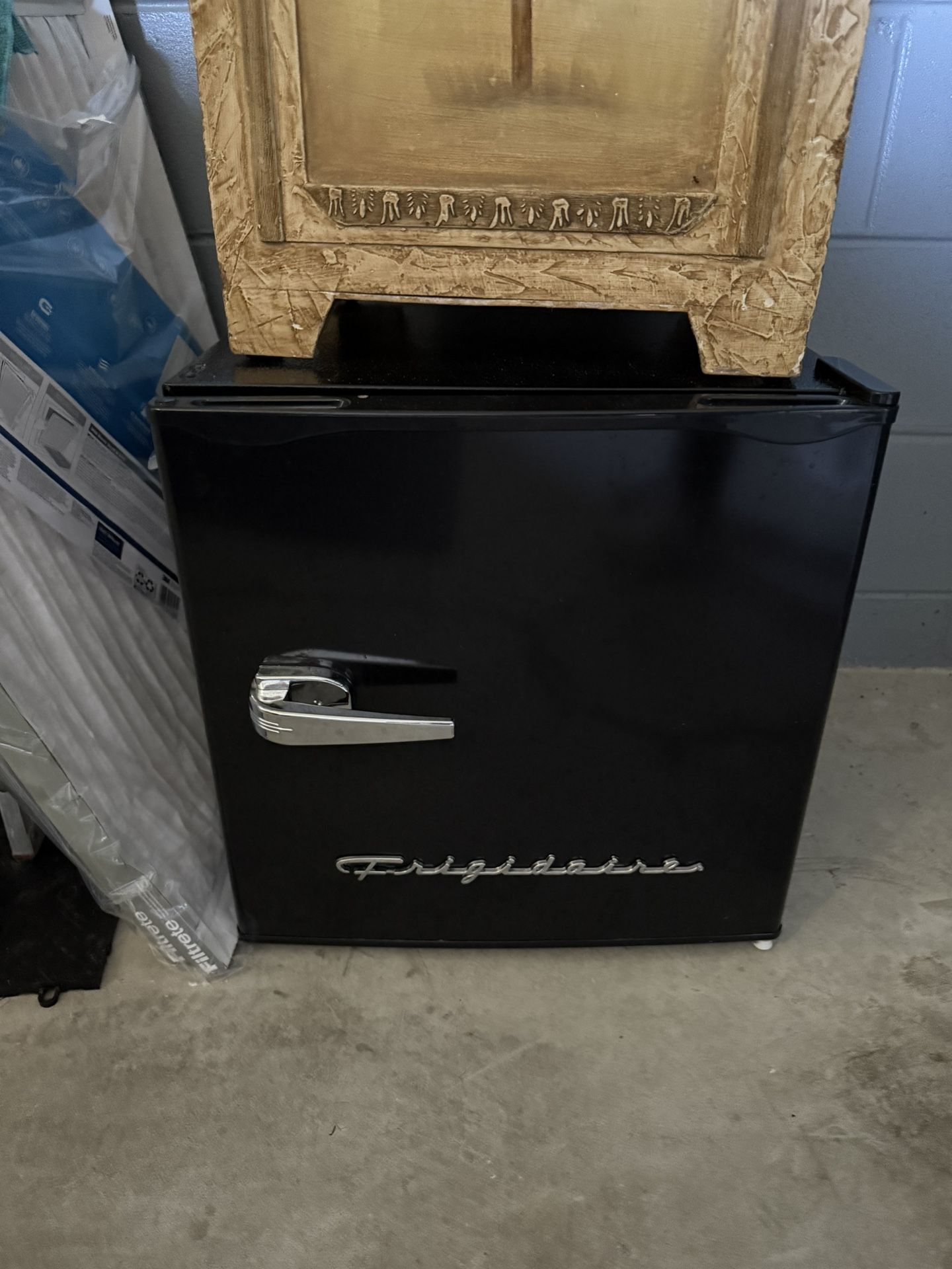 Vintage-style Frigidaire Mini Fridge