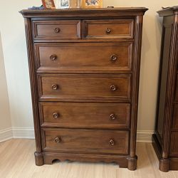 Solid Wood 5 Drawer Chest