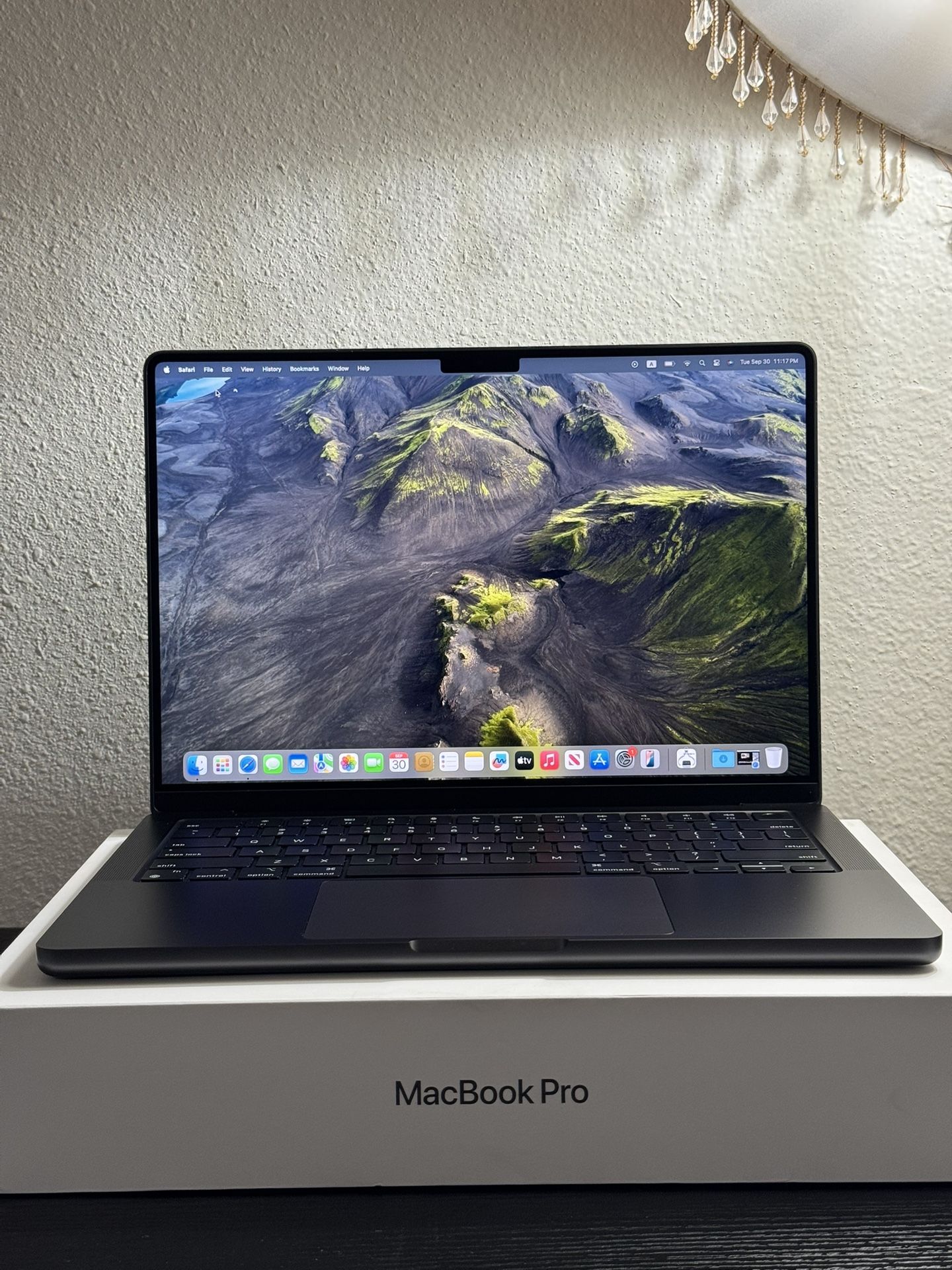 MacBook Pro M4 24g ➕512gb 14in