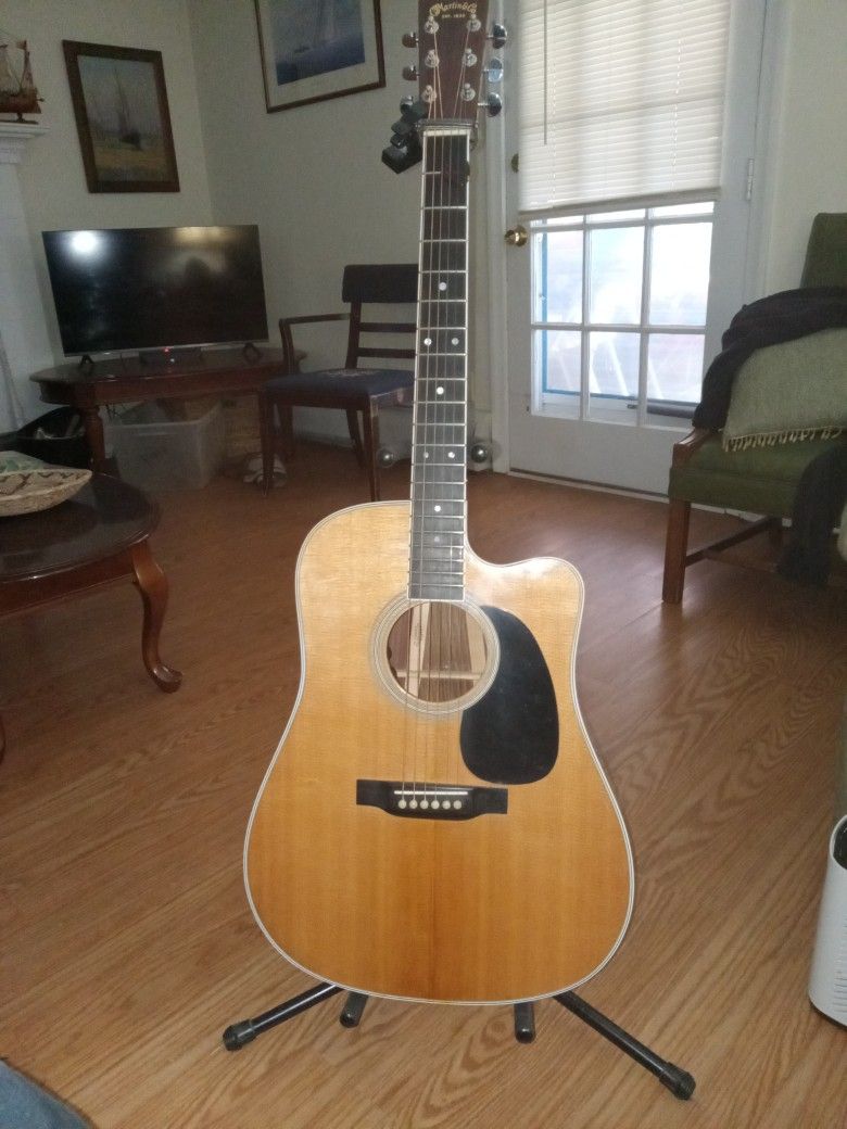 2014  Martin DC35E Dreadnaught Centennial