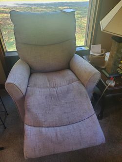 Very Nice ART VAN Rocker/Recliner
