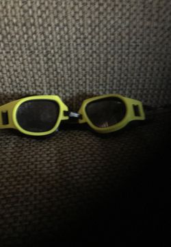 Swimming sport goggles
