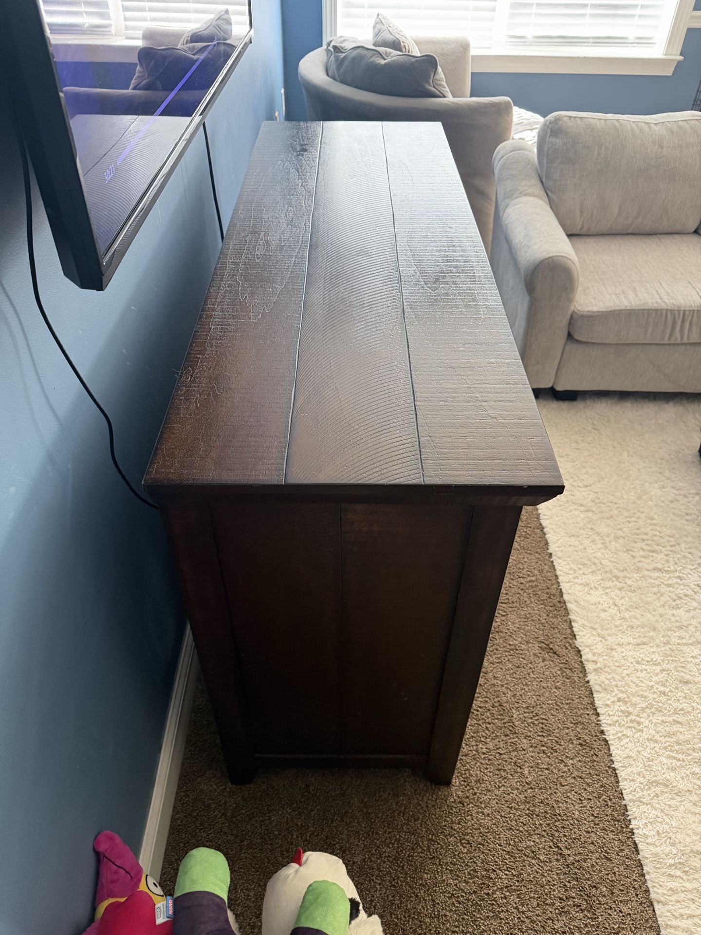 Entertainment center