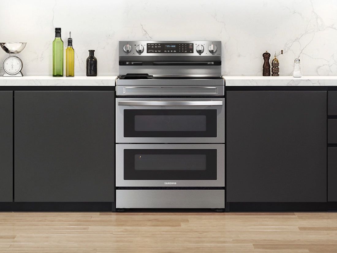 Samsung 6.3 cu. ft. Smart Freestanding Electric Range with Flex Duo