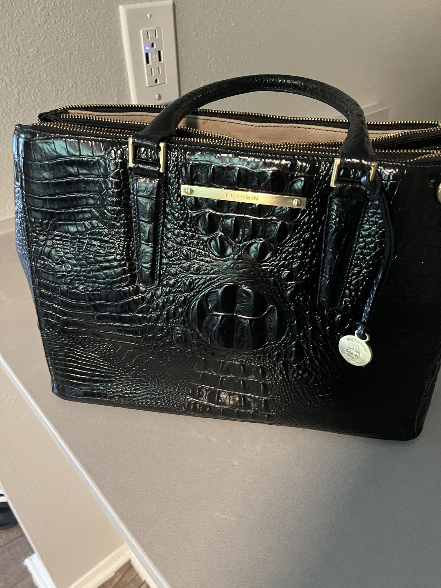 ✨ Brahmin Black Croc Satchel – Like New! ✨