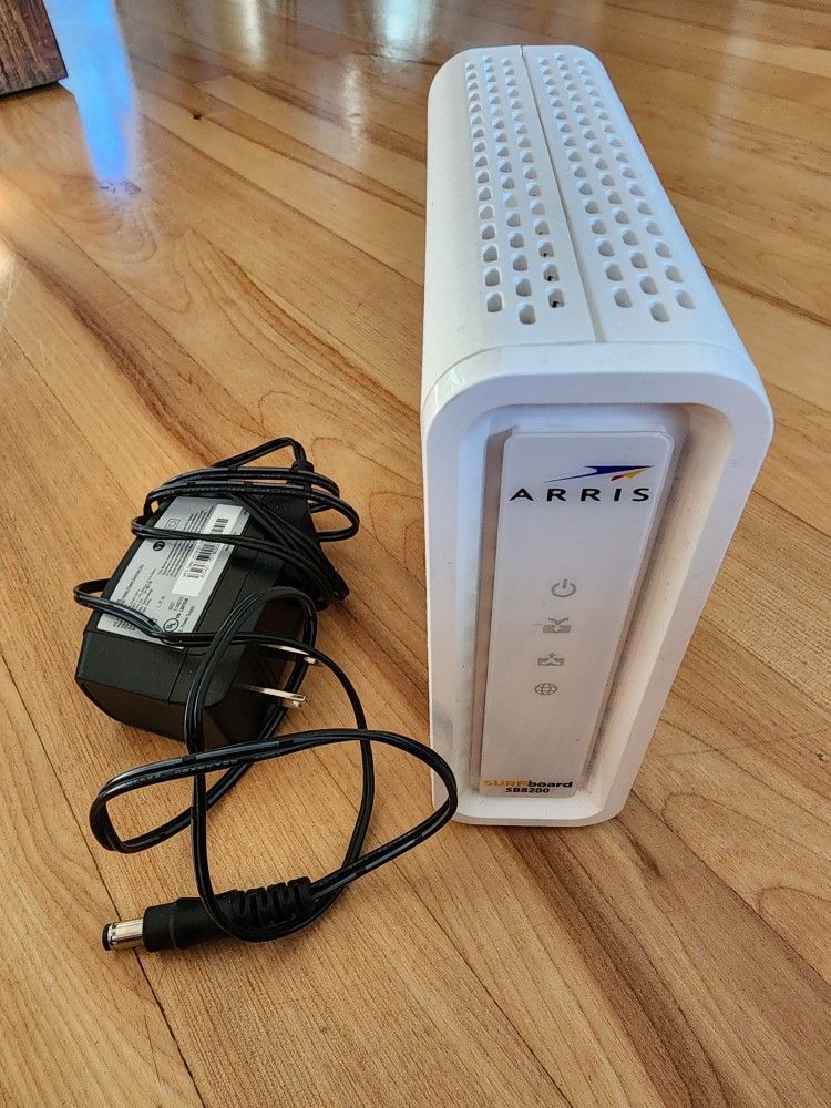 ARRIS - SURFboard SB8200 32 x 8 DOCSIS 3.1 Gig-Speed Cable Modem - White