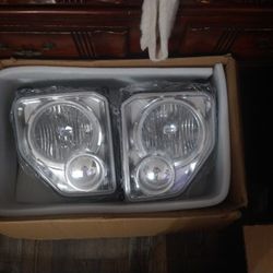 Headlight Assembly Left And Right fits 2008-2012 Jeep Liberty