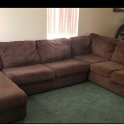 Smoke free pet free sectional couch great condition we sell them all the time