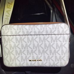 New Michael Kors Maeve Crossbody Bag 