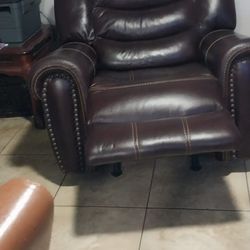 Rooms To Go Recliner & Rocker