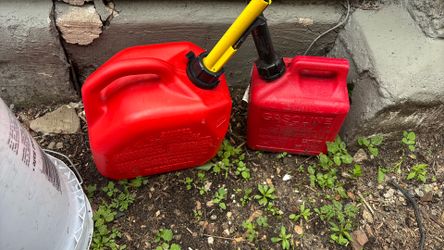 Gas cans