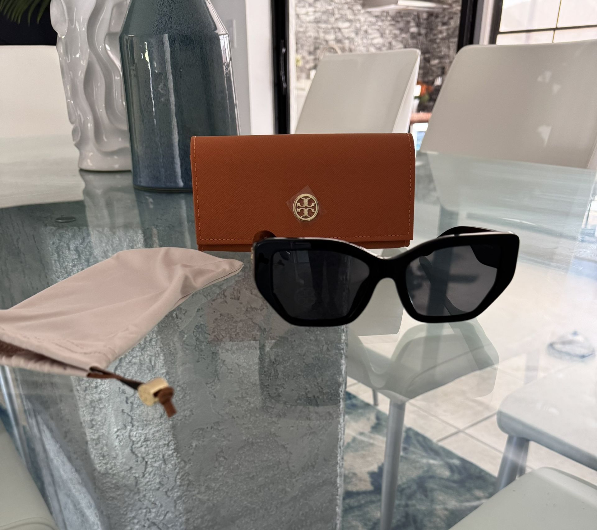 Tory Burch Sunglasses Black Color 