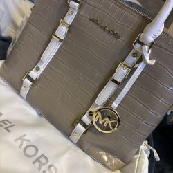 MICHAEL KORS BEDFORD LEGACY SATCHEL