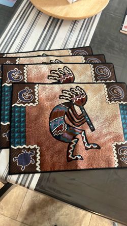 4 washable placemats