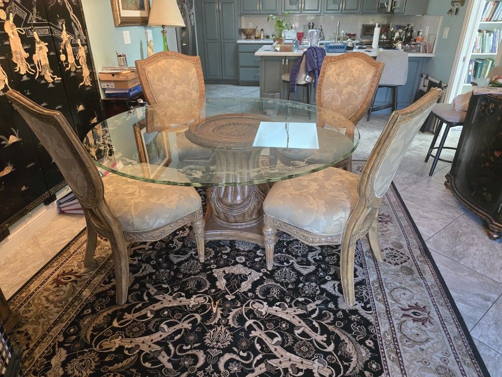 Dinning Table And Chairs Set