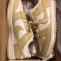 Gold And White Nike Dunks 11.5 Never Worn 