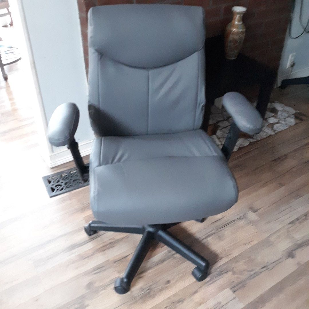 Traymore luxura office chair
