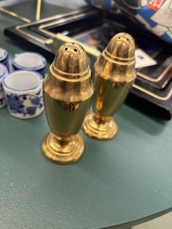 Antique Salt And Pepper Shaker Set