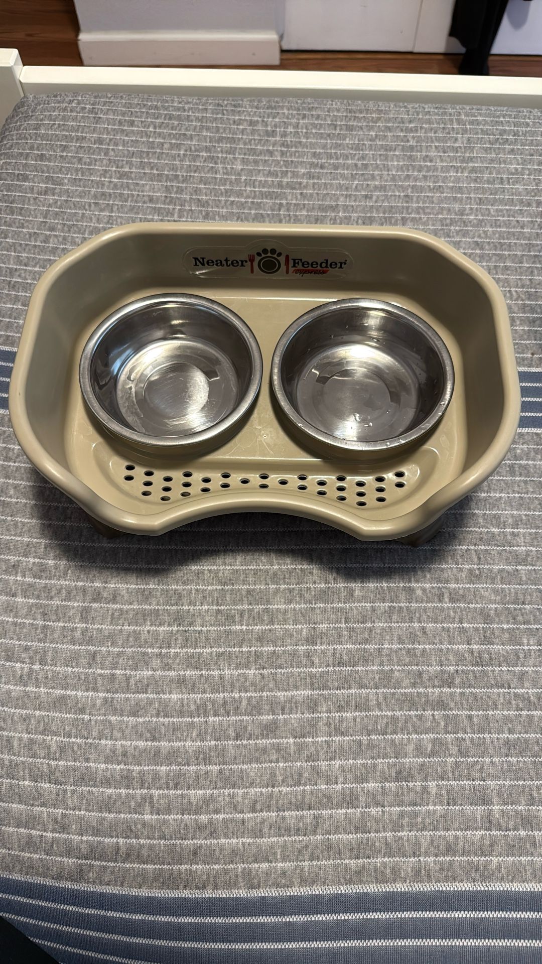 Dog water/Food Bowl