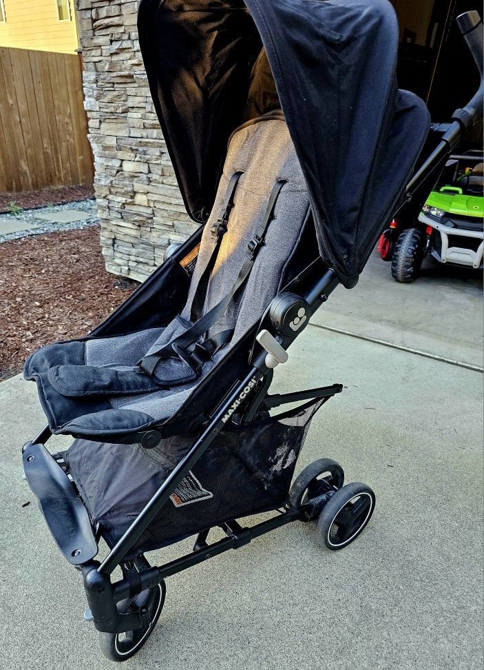 MAXI COSI ULTRA COMPACT STROLLER