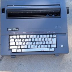 Pre-owned Vintage Smith Corona Electric Typewriter SL470 Model 5A Case Portable Gray  