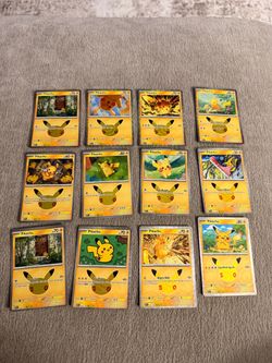 Pokemon 30th Set Pikachus