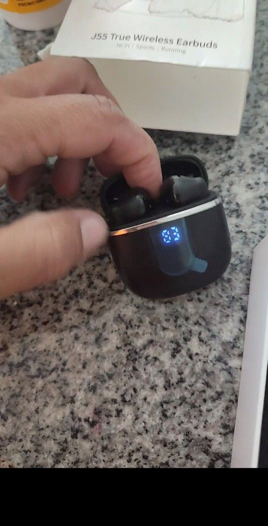 Wireless Bluetooth Ear Buds....Audifonos