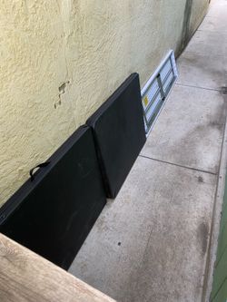 Folding tables