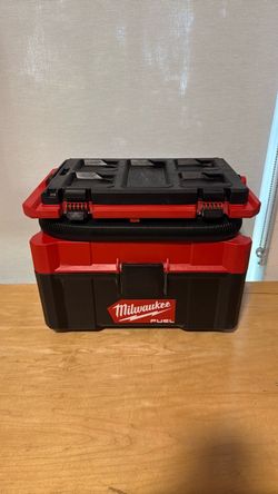 Milwaukee M18 FUEL PACKOUT 18-Volt Lithium-Ion Cordless 2.5 Gal. Wet/Dry Vacuum (Vacuum-Only)