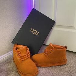 Orange UGG Neumel 