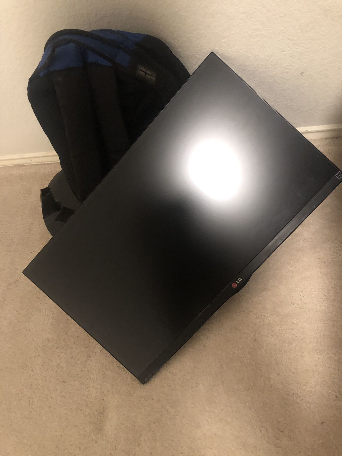 Lg monitor 24.5 inch w stand