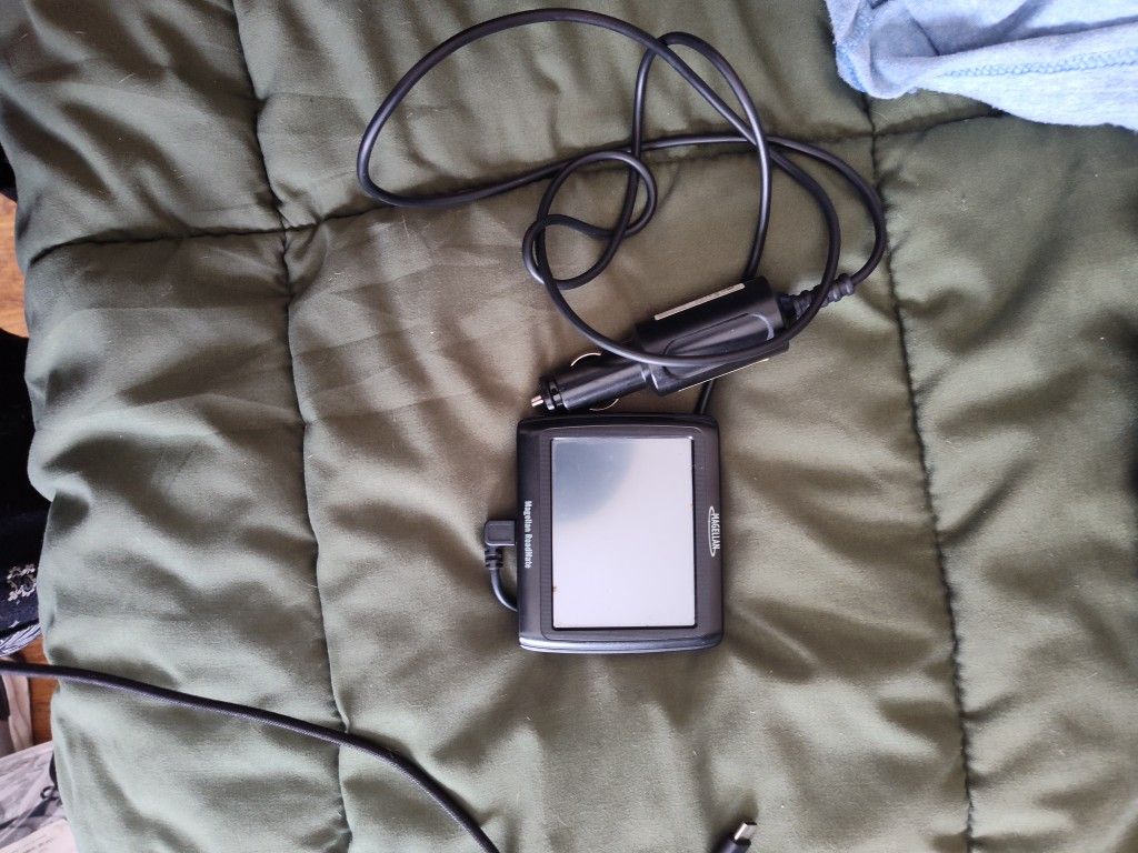 Magellan Roadmap Gps For Car (12 Volt Cig Lighter Plug In )