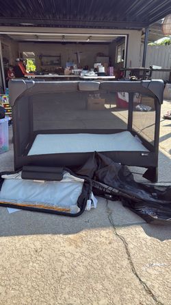 4 Moms Portable Crib