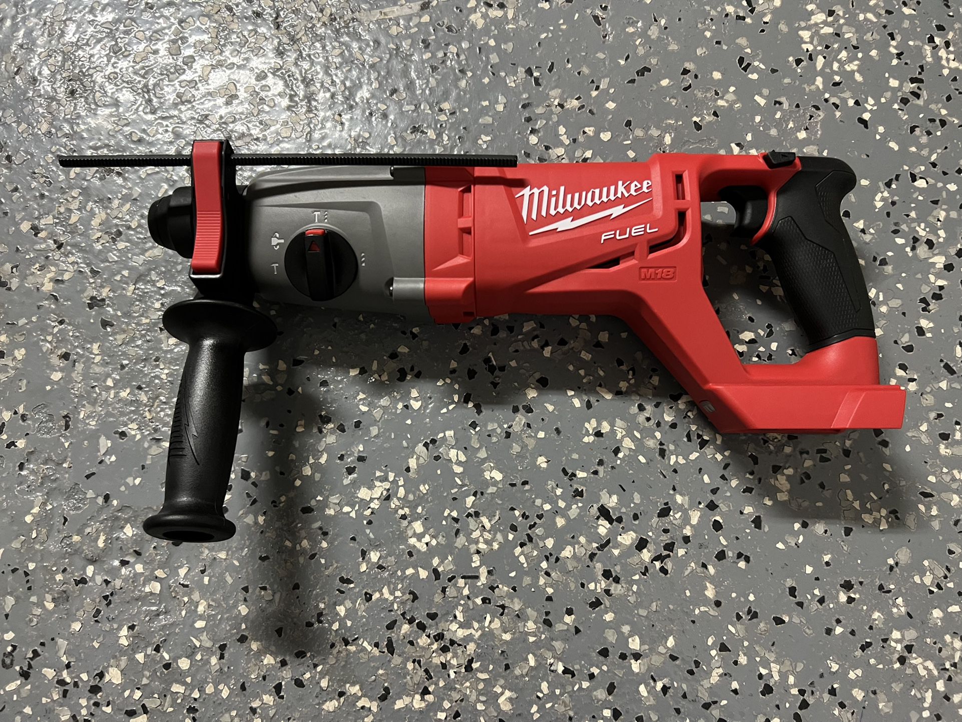 New Milwaukee Sds Rotary Hammer 2713-20 Tool Only 