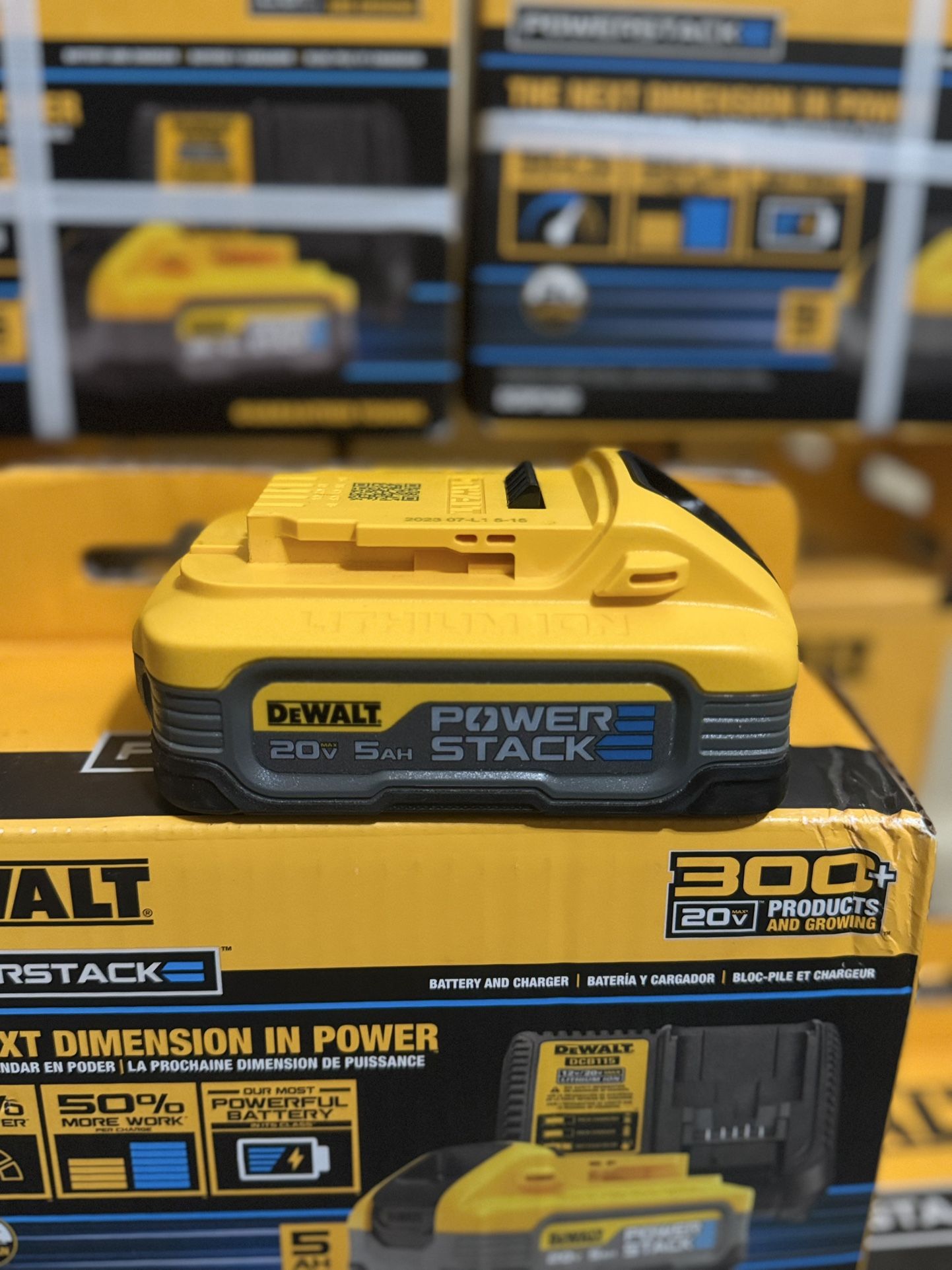 DEWALT 20V MAX XR POWERSTACK Lithium-lon Battery Starter Kit with 5.0Ah Battery and Charger