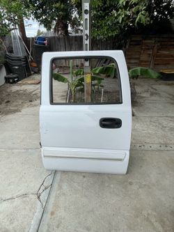 99-06 Silverado crewcab driver rear door