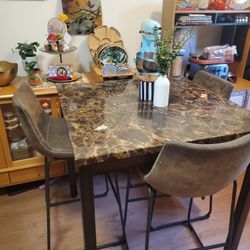 Dining Table With 3 Bar Stools