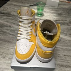 Nike Air Jordan High Tops Yellow And White