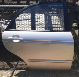 2008 KIA SPECTRA OEM DOOR !