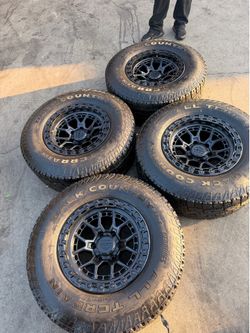 Lock rims 17x9 6 lugs 6x139.7